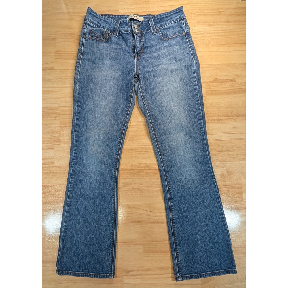 Levis 526 Slender Bootcut Jeans Womens‎ 8M Medium Wash Stretch Flap Pocket Blue